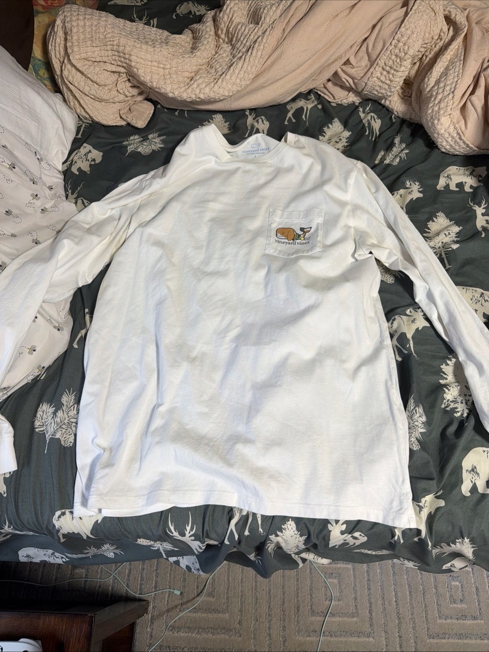 Vineyard Vines White Long-Sleeve Pocket T-Shirt Beagle Whale